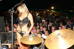 stripteaseuse Sedan et Charleville-Mézières - Fanny strip Ardennes